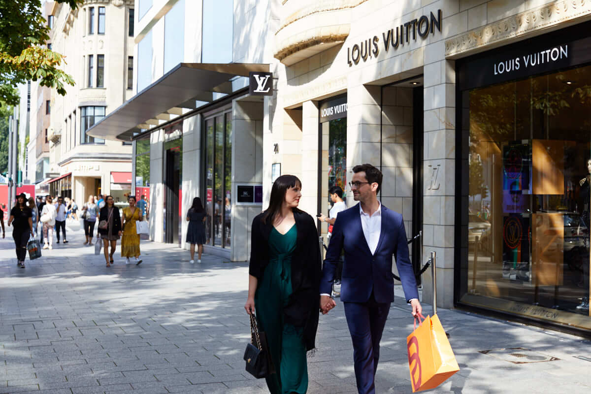 Don’t get lured by “free” walking tours in expensive areas: “Free” walking tours starting at Heinrich-Heine-Allee often rush through highlights, then pressure you for large tips near pricey Königsallee cafés. Instead, invest in Wingman’s thorough audio guides or join the city’s official tours from the Tourist Info Office under the Hauptbahnhof. They’re fairly priced and led by certified guides passionate about their city. Insider Tip: Every Sunday at 3 PM, volunteer students offer genuinely free, donation-based tours from the Statue of Jan Wellem—a heartfelt introduction to their beloved Düsseldorf.