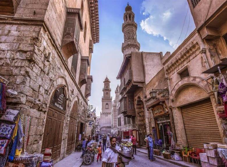 When it comes to visiting Cairo’s famed historical sites, timing is everything. Avoid the midday rush and the sweltering heat by visiting landmarks like the Giza Pyramids early in the morning or later in the afternoon. Not only will you get better photos with fewer crowds, but you’ll also enjoy a more personal connection with these ancient wonders.