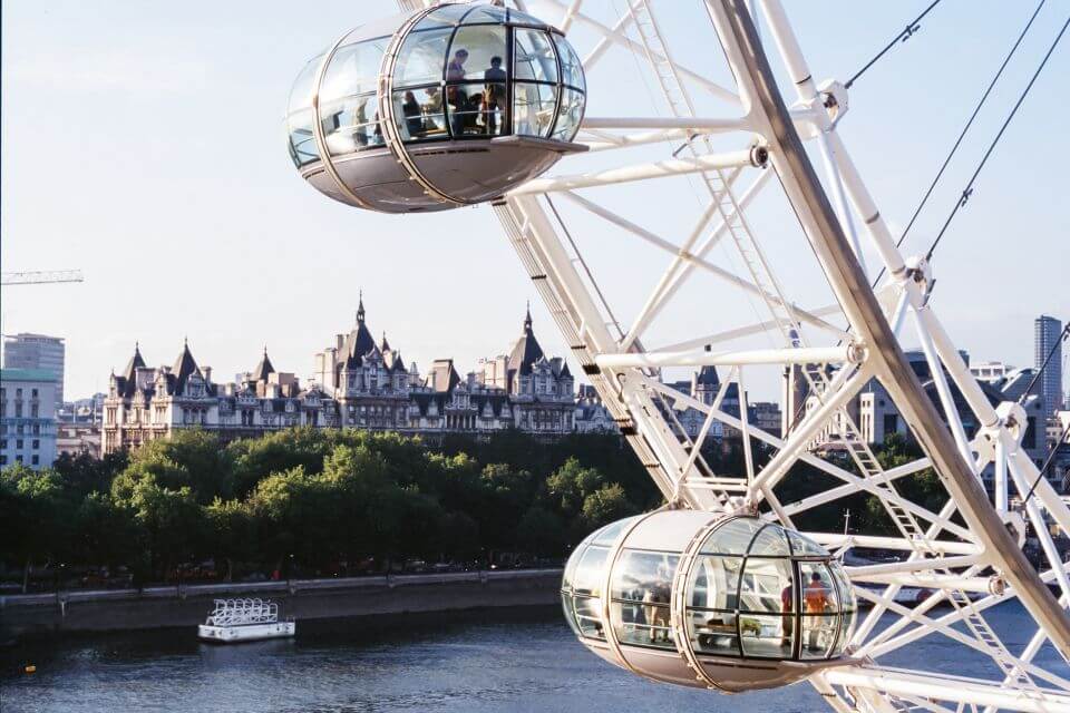 The London Eye promises sky-high views but often delivers sky-high stress with its lengthy queues. For a serene and splendid panorama, saunter up to Greenwich Park. It’s less crowded, absolutely free, and the view? Simply breathtaking!