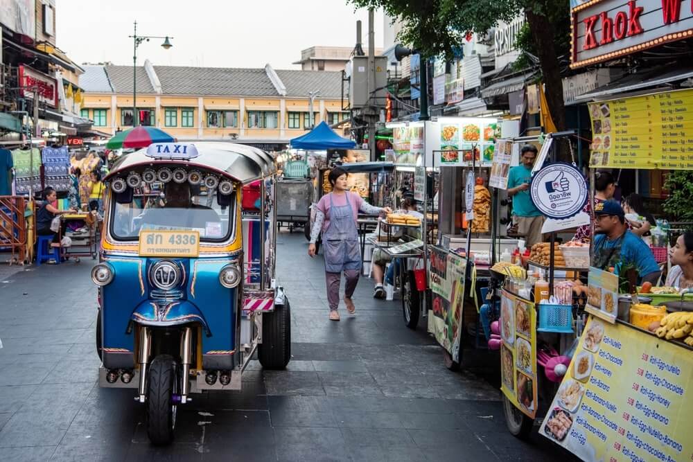 free tour guide to bangkok -tuktuk overcharge