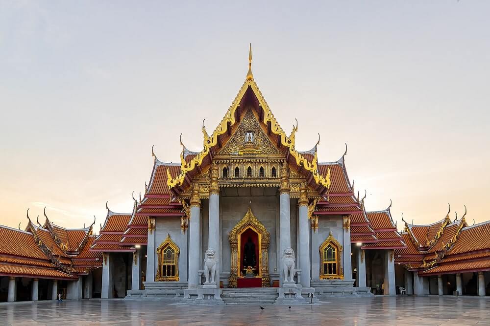 free tour guide to bangkok - wat arun rise