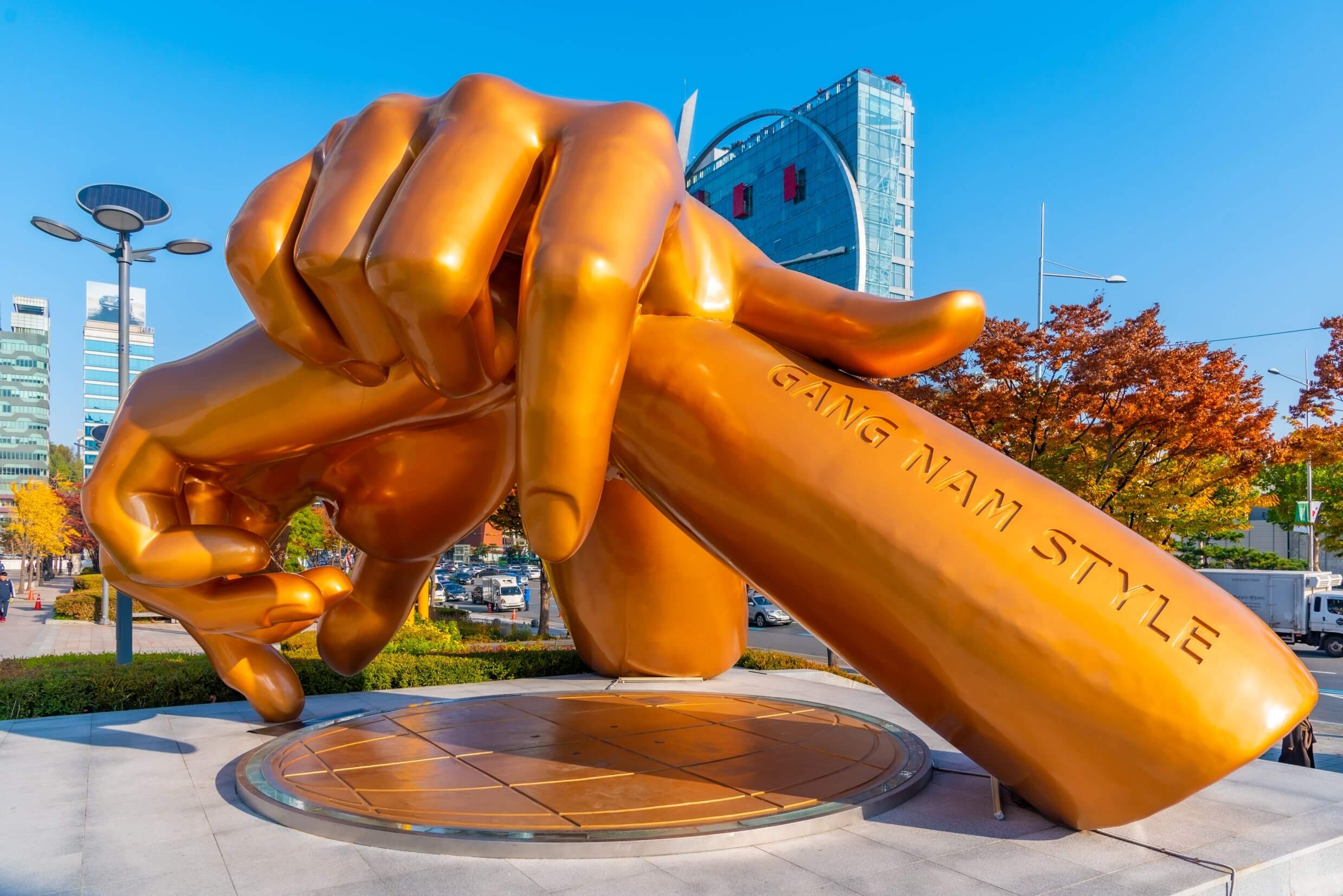 Free tour guide to Seoul - gangnam style statue