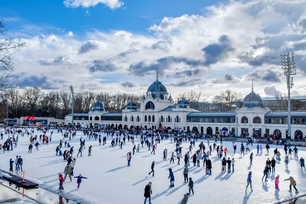Life in Winter Budapest: Your Local Guide 5 shutterstock 2405221623