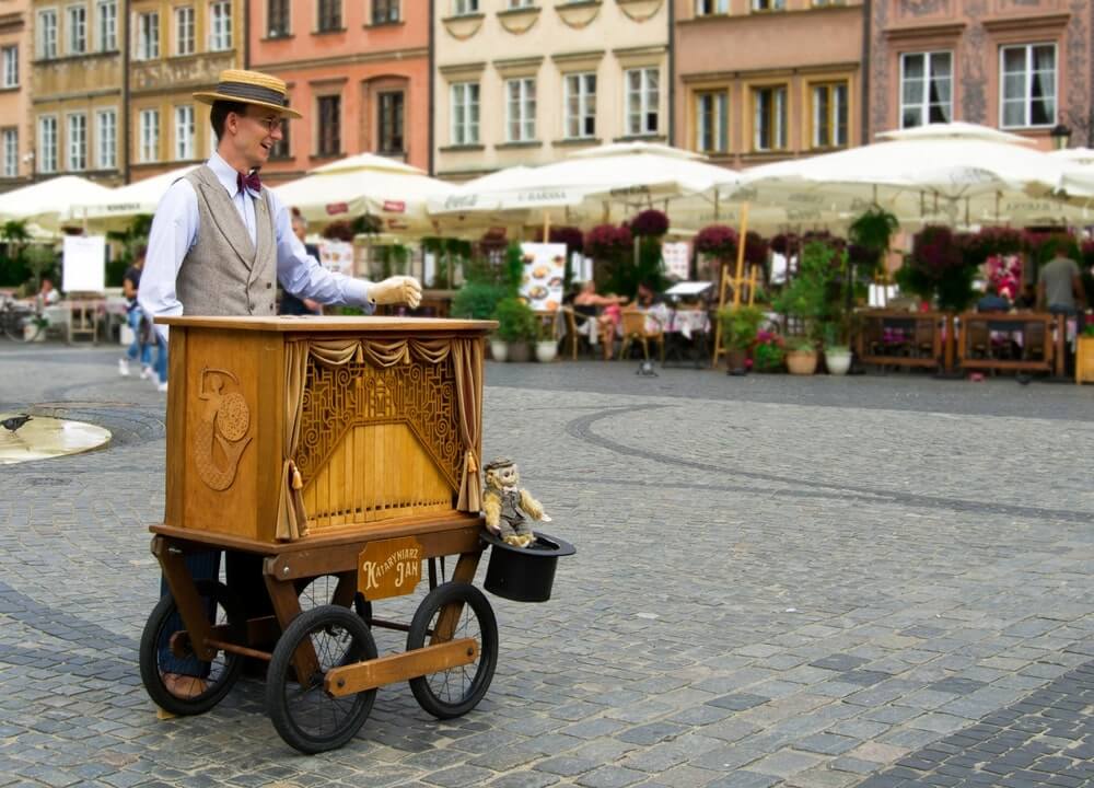 Be cautious of street performers or people in historic costumes who offer to take photos with you in Old Town Square - they might demand excessive payment after the photo is taken. Politely decline or clearly agree on the price beforehand.