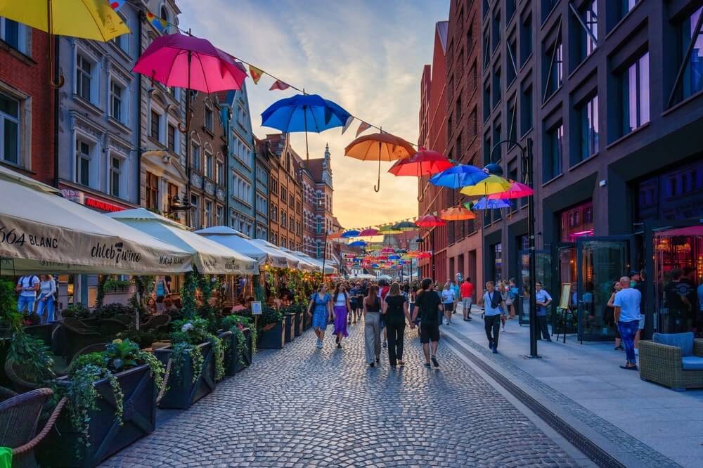 shutterstock 2500466431 1 min