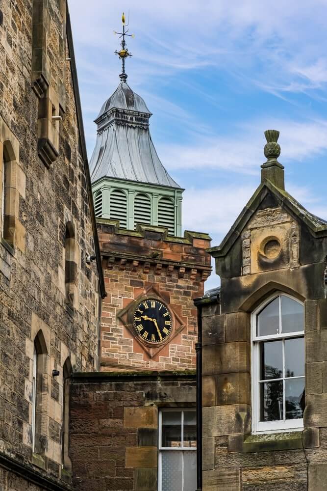 free tour guide to edinburgh - hero2