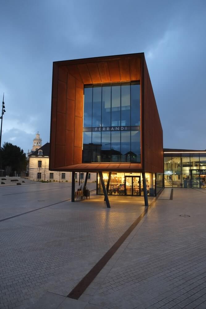 free tour guide to dijon - modern