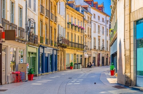 shutterstock 2530310093