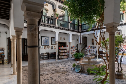 shutterstock 2376857429