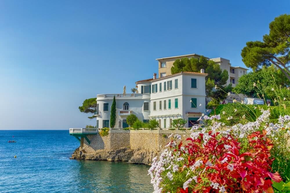 shutterstock 2564163075 min