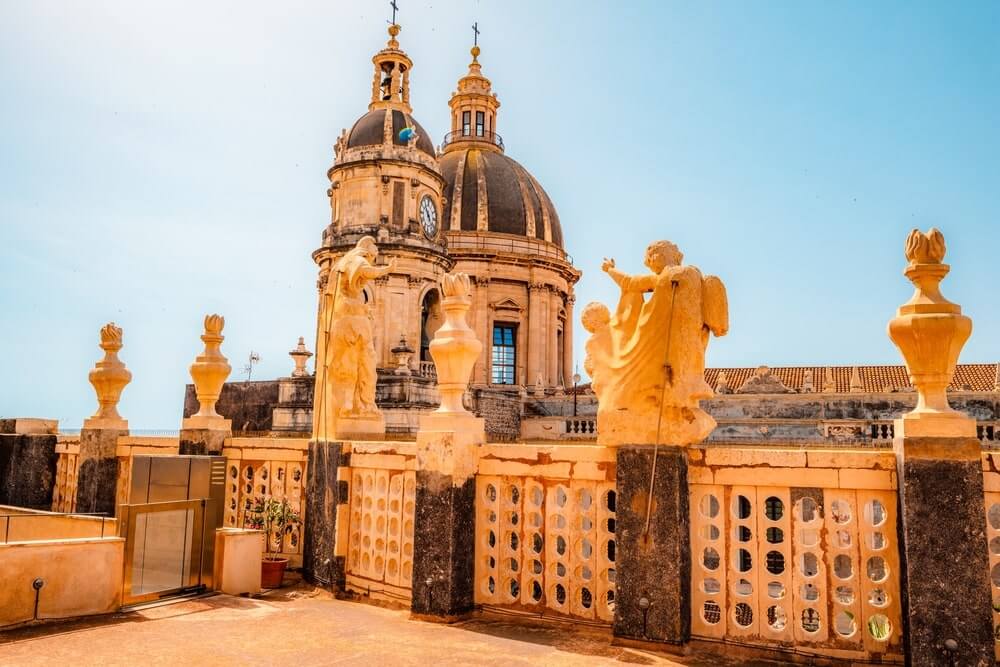 shutterstock 2574380351 min