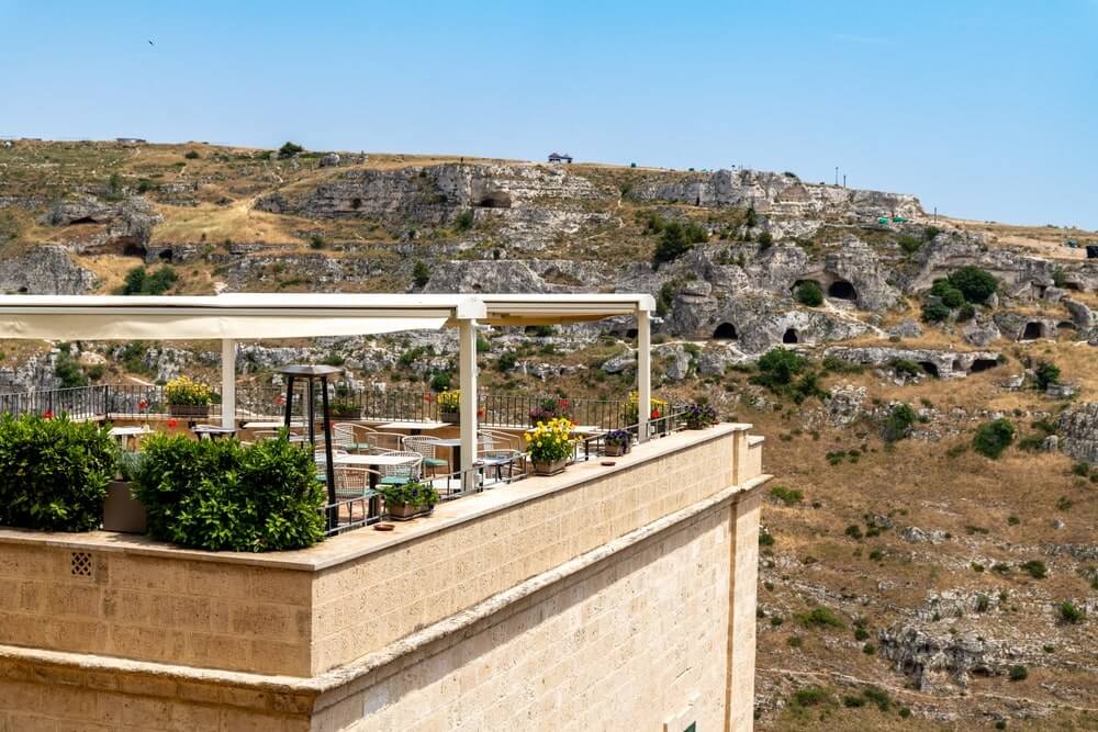 shutterstock 2644295681 min