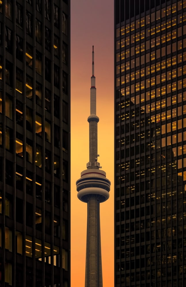 free tour guide to toronto - hero 2