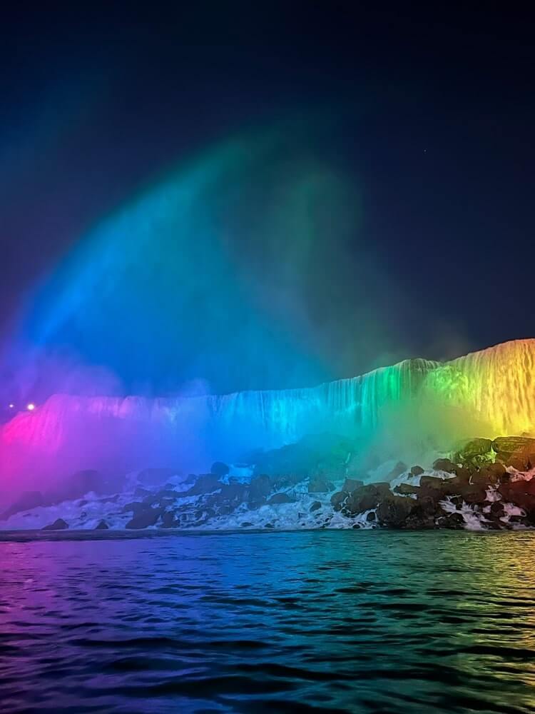 free tour guide to niagara night